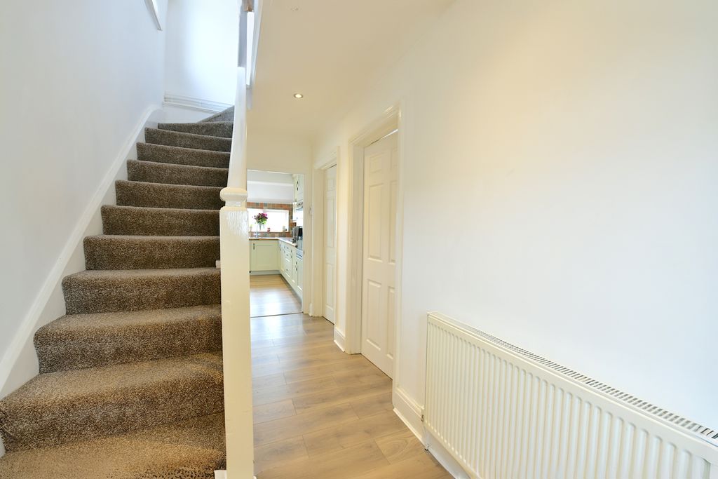 Entrance Hallway- click for photo gallery